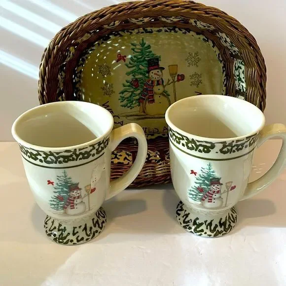 Christmas mug set with basket