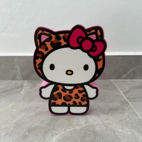 Hello Kitty Sanrio Leopard Wooden Lacquer Figure Wall Hanging Table Home Decor