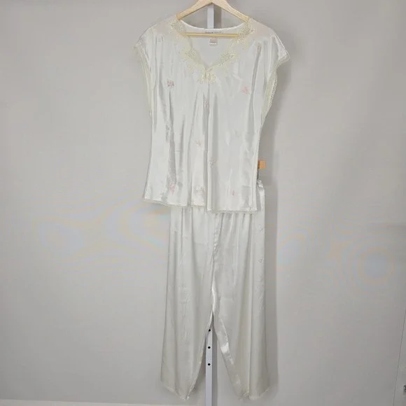 Morgan Taylor Intimates Ivory Satin Pajama Set Lace Trim Floral Embroidered L
