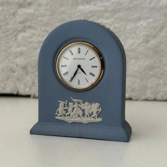 Wedgwood Blue Jasperware Mantle Clock Relief Quartz Desk Clock - New Battery