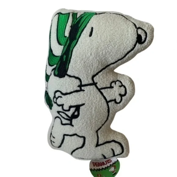 NWT. PEANUTS Snoopy With Green Hat Sherpa Winter Christmas