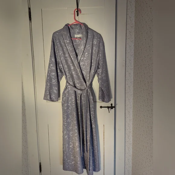 🩶 Oscar de la Renta M Vintage Gray Floral Robe Belted Ribbon Design
