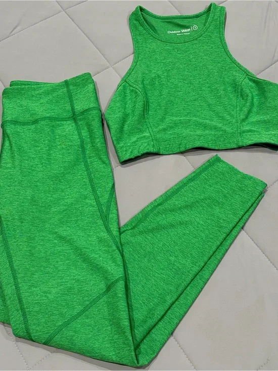 Outdoor Voices Green Matching Sports Bra and Leggings Set