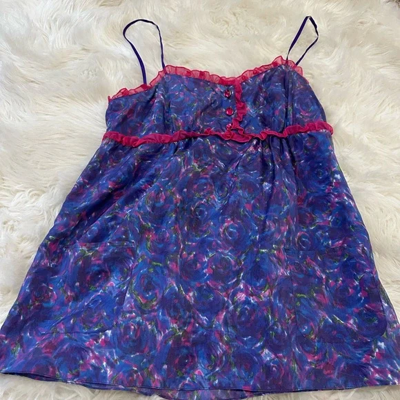 Betsey Johnson Y2K chemise with beautiful pink buttons and a ruffle back