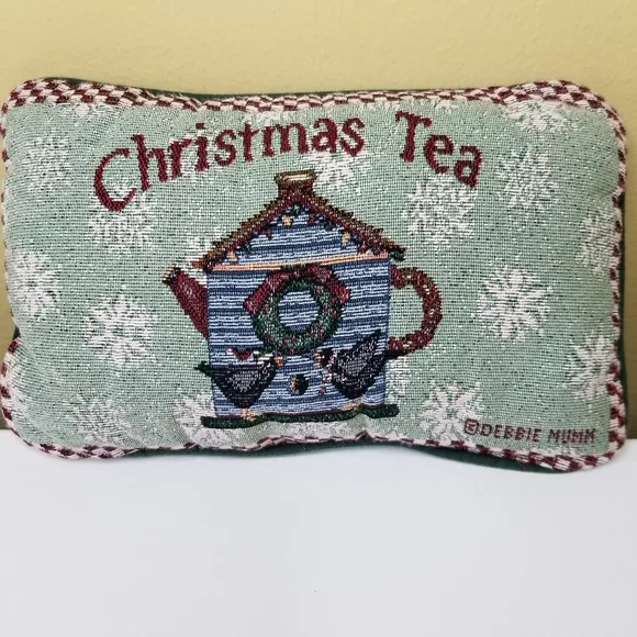 Debbie Mumm‎ Christmas Tea Tapestry Rectangular Throw Pillow 12
