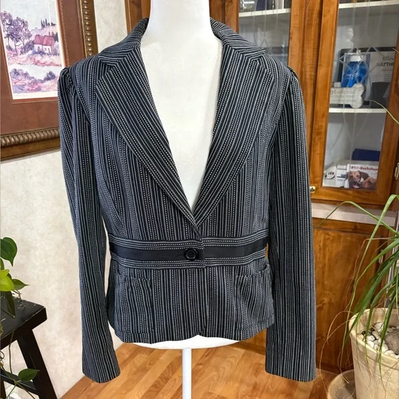 WHITE HOUSE WHITE MARKET SIZE 14 BLACK ONE BUTTON BLAZER FULLY LINED SLIMMING