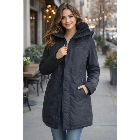 Aritzia TNA Black Verbier Detachable Hooded Winter Puffer Parka Coat. Size S