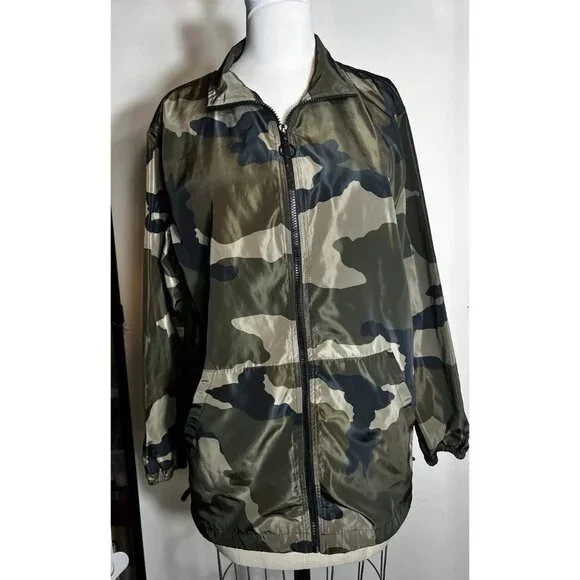Wild Fable Camo Windbreaker Type Womens Jacket Small Drawstring Toggle At Bottom