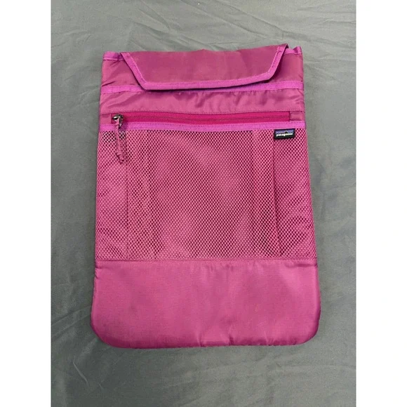 Patagonia Magenta Padded Laptop Tablet Sleeve Case Mesh Pocket Pink 10.5x15