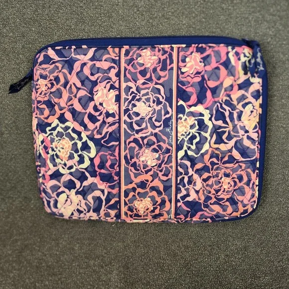 Vera Bradley‎ Laptop Tablet Sleeve Zip Close Quilted Floral Pink Navy