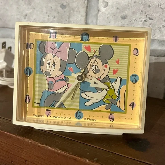 Vintage Retro Mickey And Minnie Mouse Hearts 80s 90s Clock‎ Westclox Brand