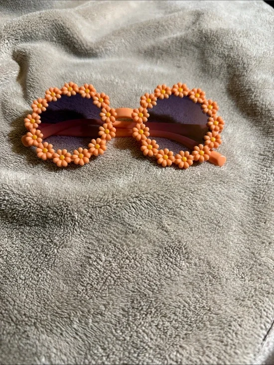 Kids Orange Daisy Sunglasses - Fun Floral Shades