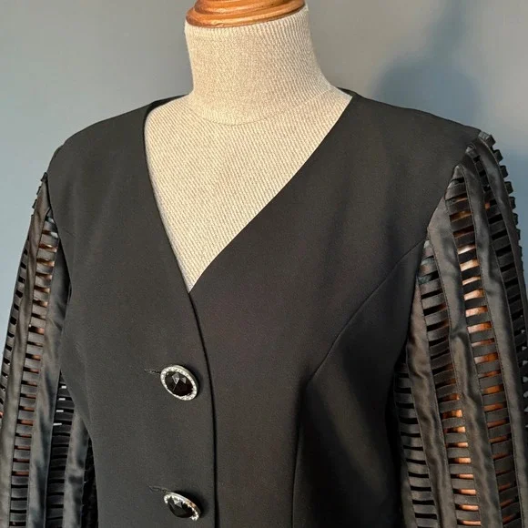 Rimini 1980s Black Blazer | Size‎ 8 | Vintage 1980s lined crepe