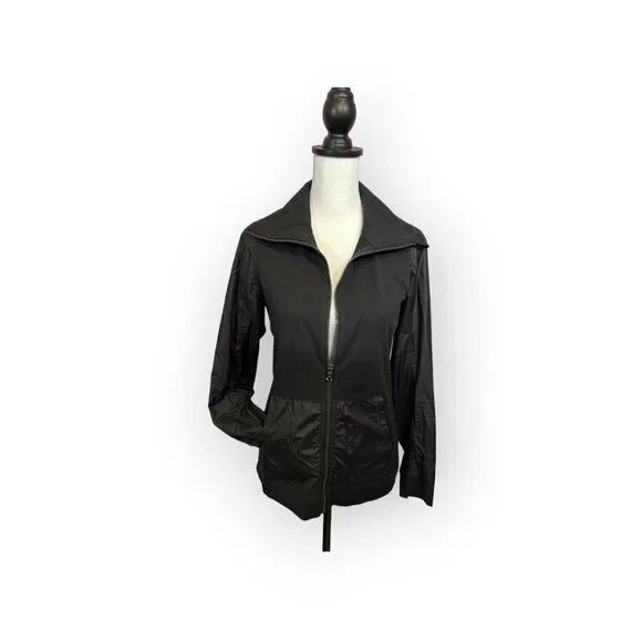 Under Armour Women's Running Jacket with Neck Guard Black Size Small