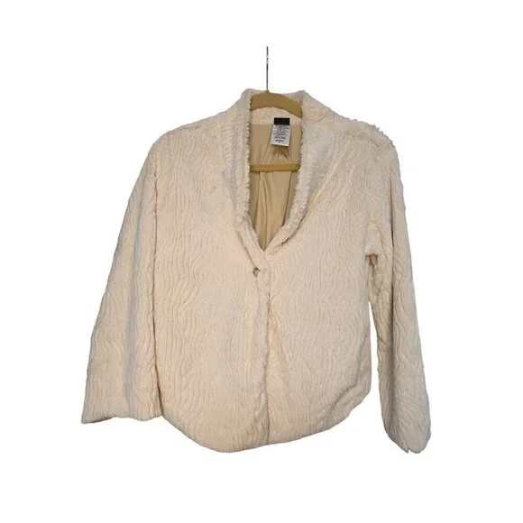 Patagonia Cream Faux Fur Womens Jacket Size‎ S Lined Soft Texture Button Closure