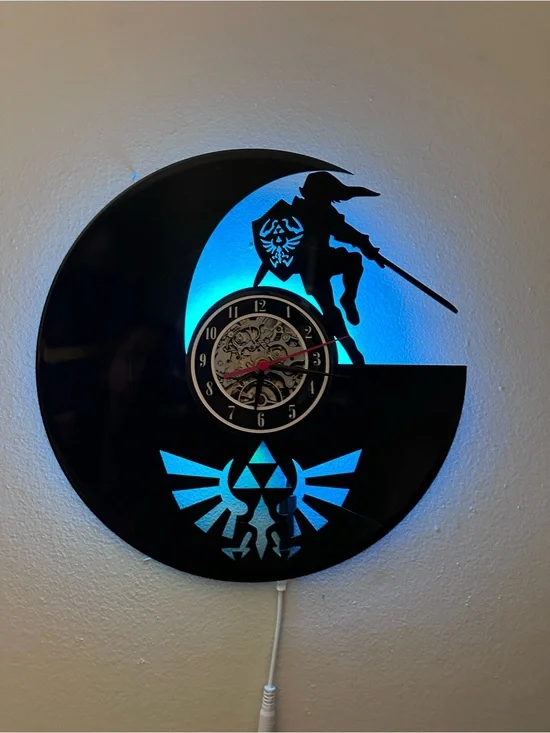 Legend of Zelda Vinyl Video Game Wall Clock with LED Backlight *changes color