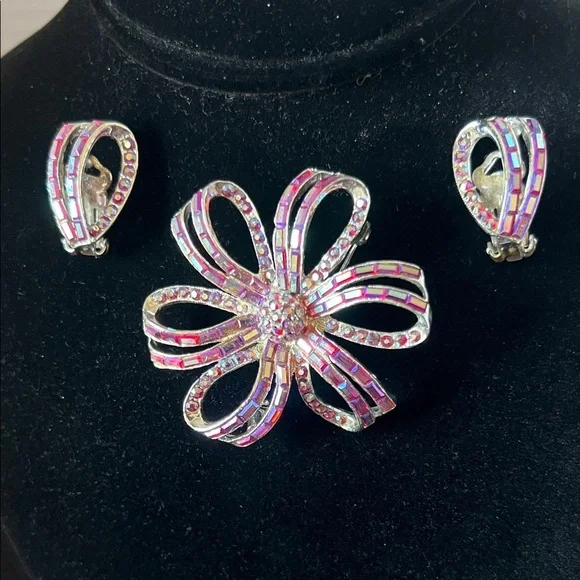 Vintage Elegant Multicolor and Silver Jewelry 2” Brooch and Matching Clip-on Set