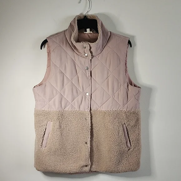 Hem & Thread Pink and Tan Quilted Vest with Sherpa Snap Front Pockets Large