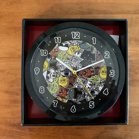 Disney Star Wars Wall Clock Analog Display Vader‎ & Character Icons NEW