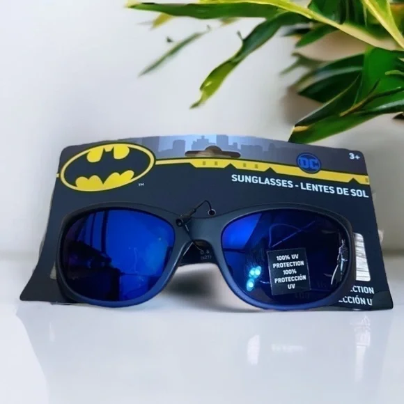 Batman Sunglasses NWT 100% UV Protection Kids Black DC