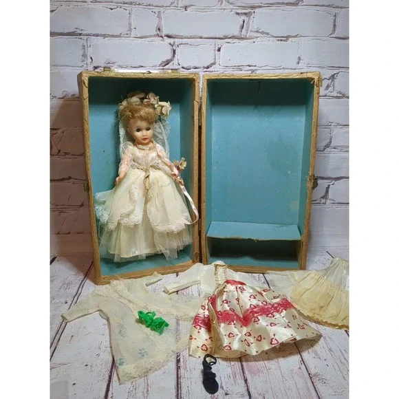 Vintage Circle P Little Miss Revlon Clone Doll W/ Case‎ & Some Clothes