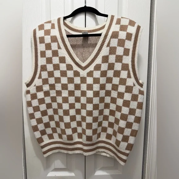 Abound‎ Cream and Brown Knit Sweater Vest