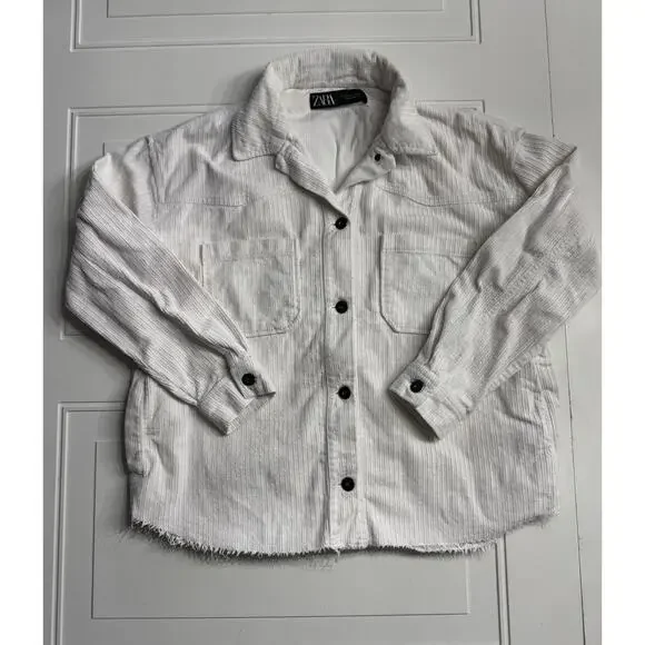 Zara Shacket Jacket Womens Small White Corduroy Raw Hem Long Sleeve Button Down