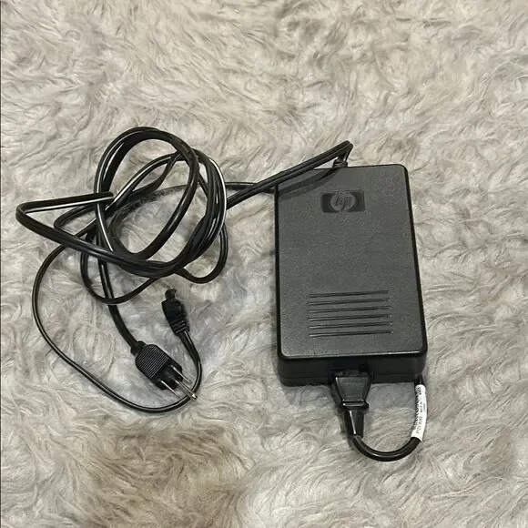 HP C7296-60024-A AC/DC adapter‎