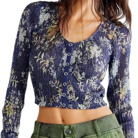 We The Free Floral Crinkle Long Sleeve Button Up Cropped Top Medium