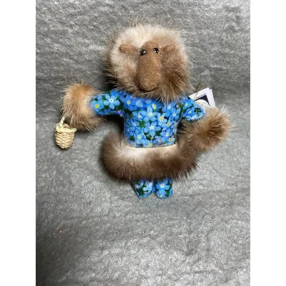 VINTAGE 4 1/2 INCH CLOTH DOLL C. A. MUTH ALASKA FUR TRIMMED‎ OUTFIT