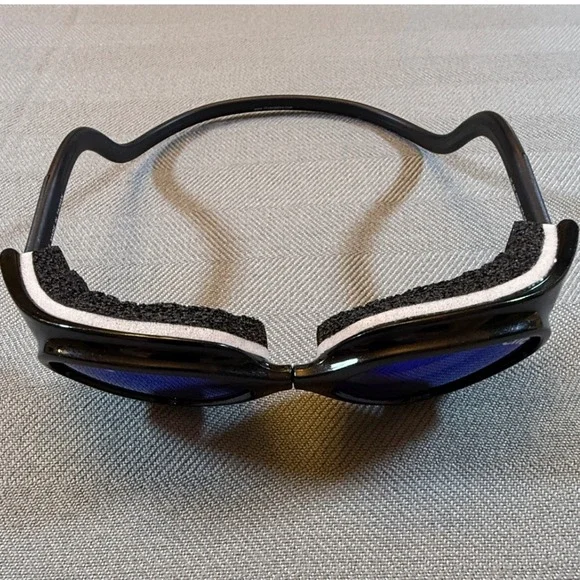 Cliq Goggles Magnetic Front Connection Blue Tint Lenses Black Foam Padded Kids