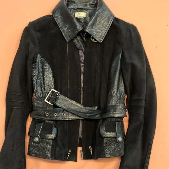 New Suede and leather jacket. Size medium. Black.