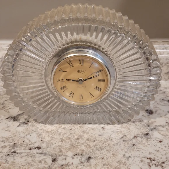 Vintage Mikasa Fleurisse German Quartz Desk Clock Crystal New battery