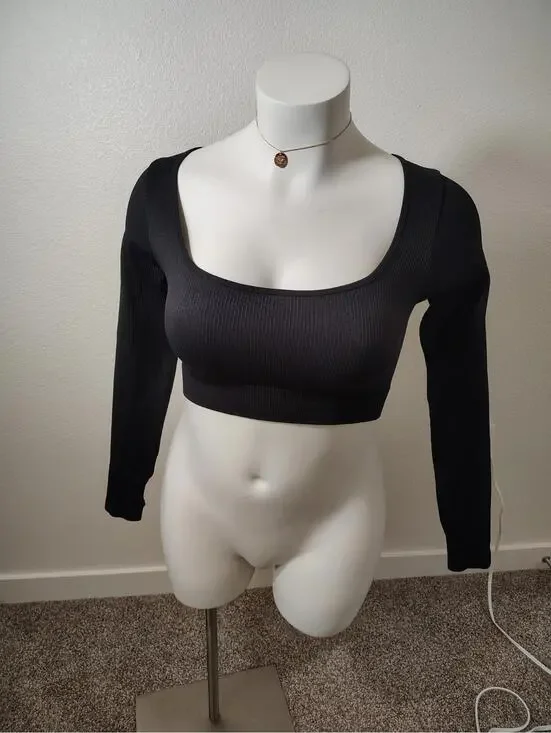 Black Ribbed Long Sleeve Crop Top Scoop Boat Neck Cropped Size Large