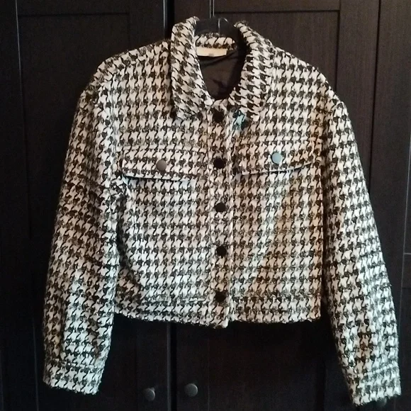 MELLODAY Black and White Houndstooth Cropped Jacket - Medium