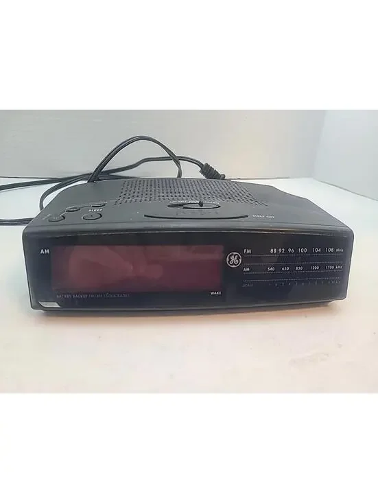 GE Vintage Retro AM/FM Alarm Clock Radio Digital Model 7-4815A Tested And Works