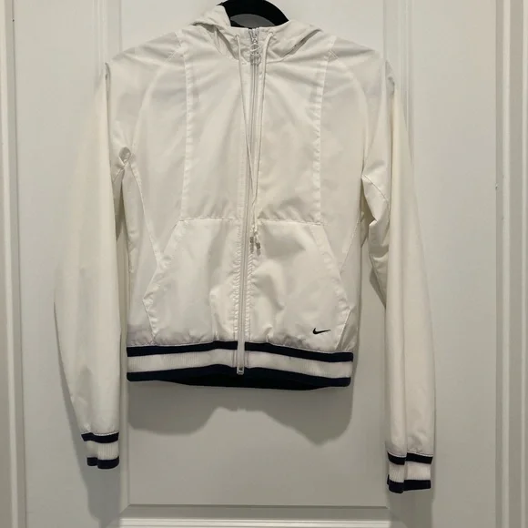 Nike Women’s Windbreaker