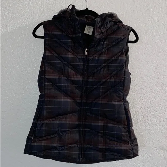 COPY - COPY - Patagonia puffer plaid vest with hoodie