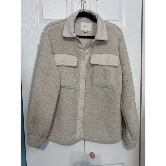 Thread and Supply Women's Ivory Sherpa Shacket Size Medium‎