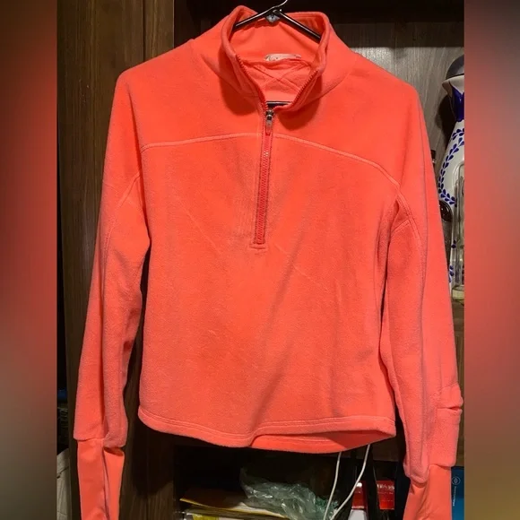 FREE PEOPLE movement great heights Fleece half zip pullover thumb holes M