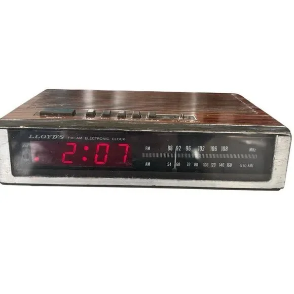 Lloyds Model J202B Clock Radio