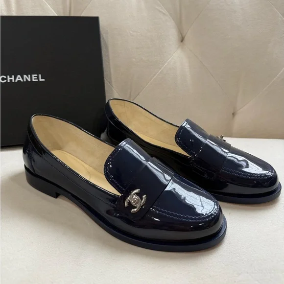 CHANEL Navy Blue Patent Leather Loafers size 39