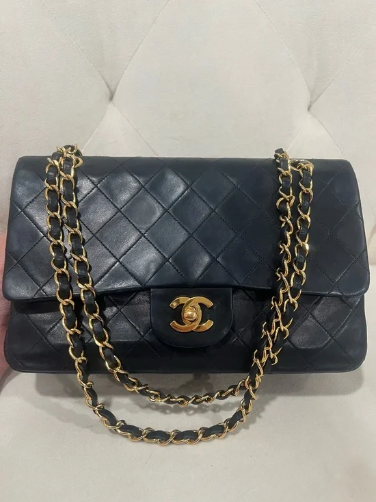 🖤🖤Chanel Vintage Classic Double Flap Quilted Lambskin 24K Gold Plated hardware
