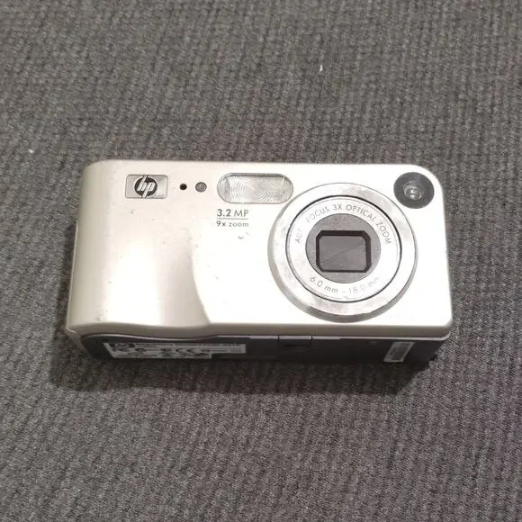 HP Photosmart M305 3.2MP Digital Camera Parts Repair Cracked Screen