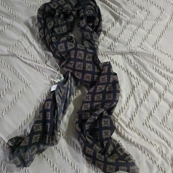 NWT Borrelli Napoli Cashmere Scarf Navy Medallion Print $425 Retail