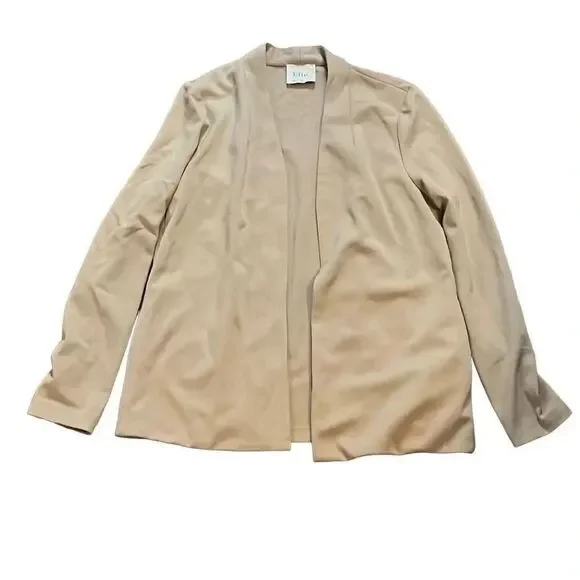 Ellie Tahari jacket with pockets. Size medium.