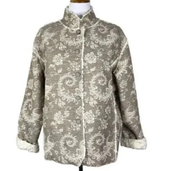 Chico's Ivory Embroidered Damask Jacket Faux Fur Sherpa Lining Med 8-10 Coquette