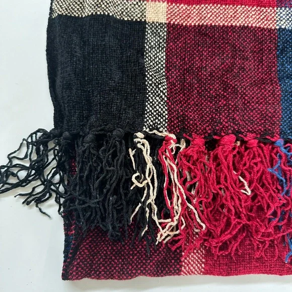 Colours by ALEXANDER JULIAN Scarf red black plaid rayon fringe
