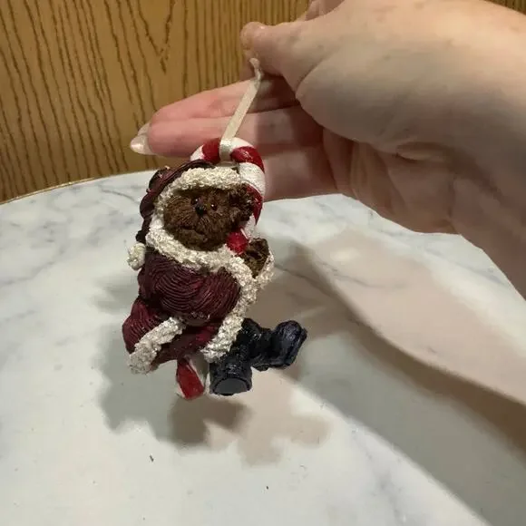 Kris KringleCane Boyd bears ornament