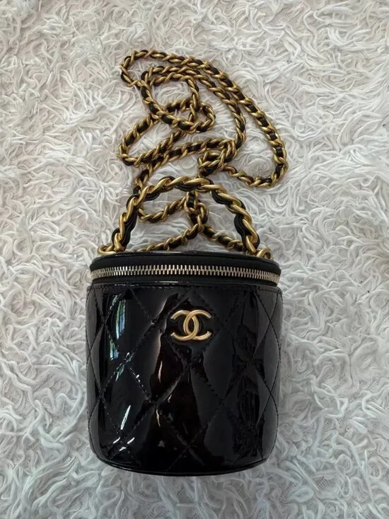 CHANEL Patent Quilted Afternoon Tea Top Handle Vanity Case With Chain Black